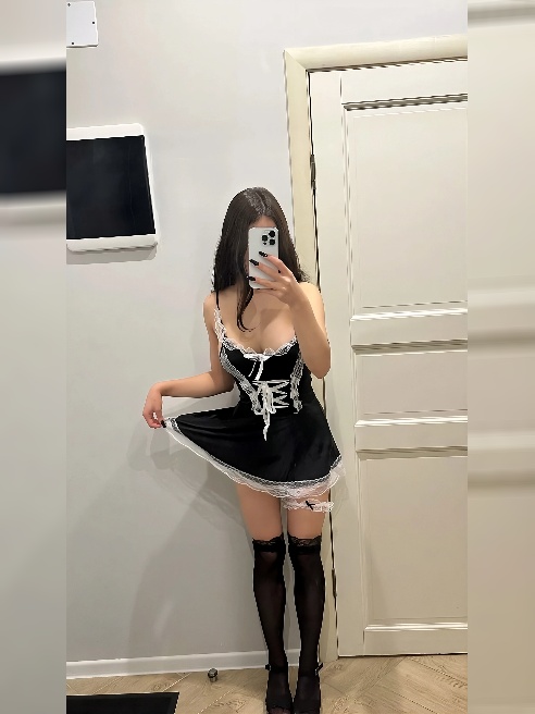 Привет💗 я - Адель, милая кареглазая девушка с подтянутым телом и девичьей грудью 💦

окуну тебя в мир блаженства и страсти с головой 🔥...