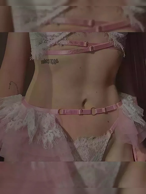 Я тебе запомнюсь😍

Блондинка с сочными формами❤

Обожаю секс и всё что с ним связано🔞🤤

Натуральная нежная грудь, идеальна для покусывани...