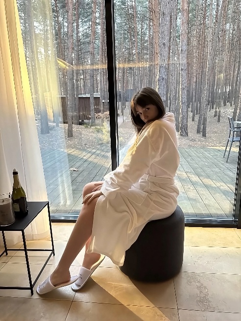 Раздвигаю ножки перед тобой 🥵 пальчики скользят по мокрой киске 💧 Громко стону, когда ты смотришь, как я играю с собой 🫦 Хочу, чтобы ты в... Раздвигаю ножки перед тобой 🥵 пальчики скользят по мокрой киске 💧 Громко стону, когда ты смотришь, как я играю с собой 🫦 Хочу, чтобы ты в...