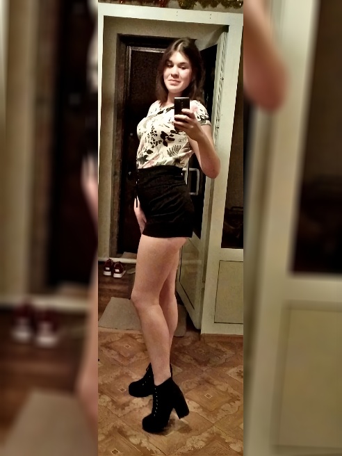 Яркая и амбициозная волчица;)Люблю нежность и ласку во время процесса.Нравится делать долгий минуэт и доставлять наслаждение)Открытая и с...