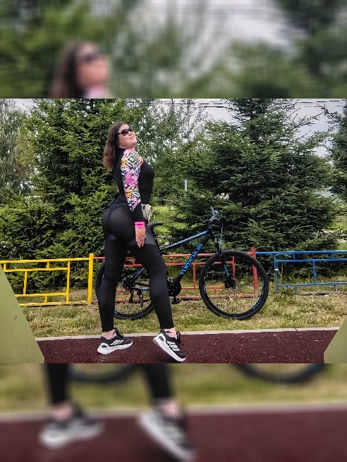 Яркая и амбициозная волчица;)Люблю нежность и ласку во время процесса.Нравится делать долгий минуэт и доставлять наслаждение)Открытая и с...