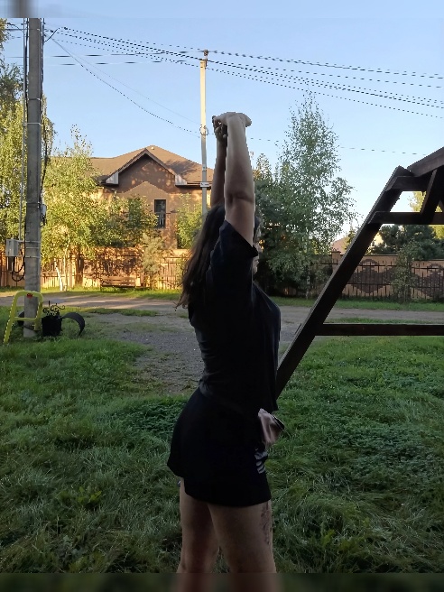 Яркая и амбициозная волчица;)Люблю нежность и ласку во время процесса.Нравится делать долгий минуэт и доставлять наслаждение)Открытая и с...