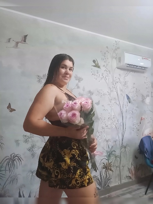 Яркая и амбициозная волчица;)Люблю нежность и ласку во время процесса.Нравится делать долгий минуэт и доставлять наслаждение)Открытая и с...