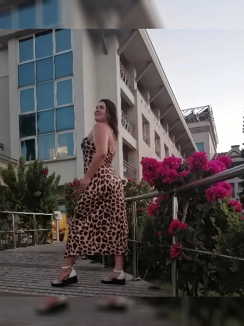 Яркая и амбициозная волчица;)Люблю нежность и ласку во время процесса.Нравится делать долгий минуэт и доставлять наслаждение)Открытая и с...