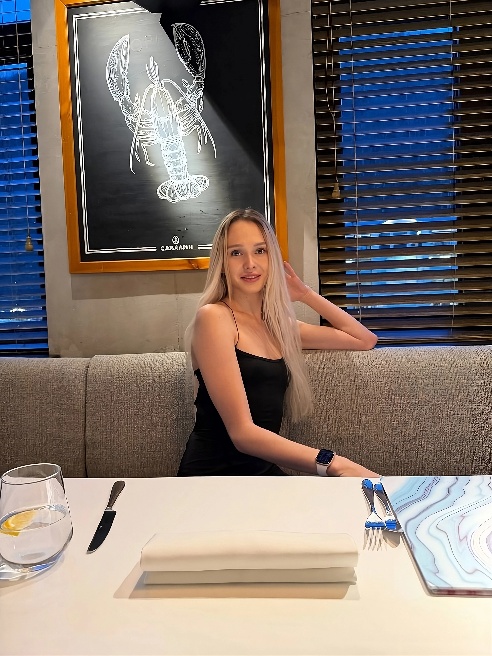Мой юмор разряжает атмосферу, а смех — лучший антистресс❤

Со мной скучно точно не будет 😛😇