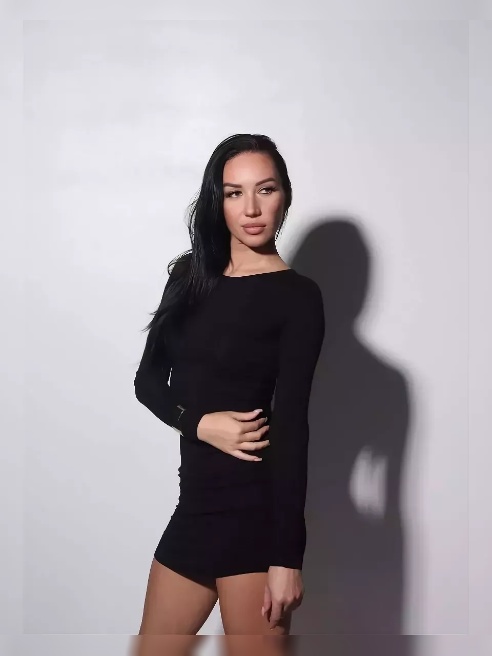 Безумно люблю секс❤, отдаю себя полностью, в сексе кончаю и люблю доставлять удовольствие мужчине 🍭🍭 А могу даже и отлизать девушке🥰🥰🥰

В...