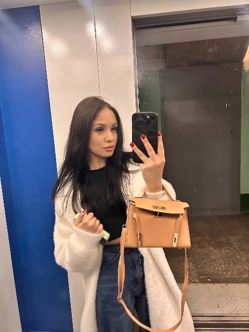 В анкете есть свежее видео 💕

Есть аппартаменты 