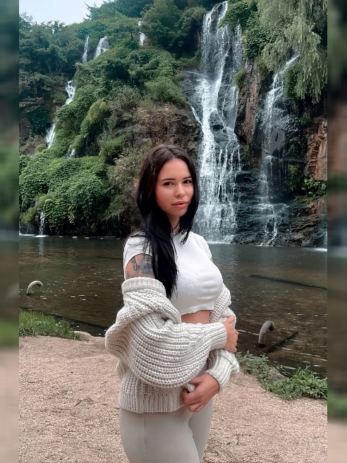 Мой единственный телеграм-аккаунт - @dianadimoscow 

Также есть WA по номеру - +7 (925) 545-67-38, но там могу отвечать дольше 



Привет...
