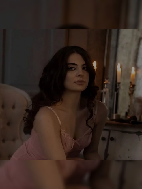 Горячая и дерзкая девочка 😘 Я всегда настоящая и не играю роли. Со мной всё индивидуально — ярко, чувственно и по-разному. Хочешь нежност...