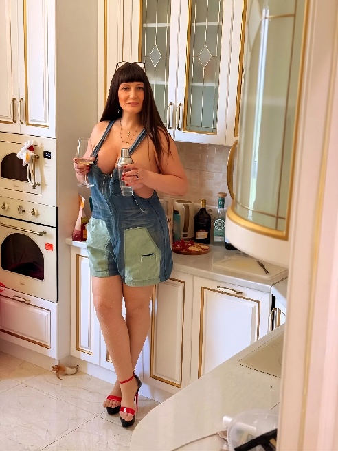 Milf Tits. "Мама Стифлера"

Для перезагрузки души,ума и тела.Приятно,когда ВЫ, как будто расцветаете на моих глазах, как будто я хоть чут...