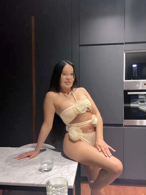 Приветик дорогой мужчина 💋

Жгучая игривая брюнетка жду в гости 💋 

Принимаю одна 💋🌷   

Я инди , рада буду познакомиться ,встречу в эрот...