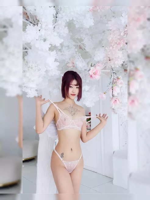 💋 Я — Мона, и мой взгляд — это обещание…Обещание того, что ты испытаешь сегодня ночью. Мои пухлые 💋, сочные губы знают толк в том, как до...