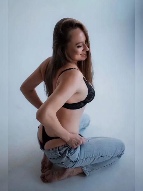 💋СОЧНЫЙ МБР ВХОДИТ В ЧАСИК💋
Русые волосы, как спелая пшеница, и пышная грудь, о которой мечтают губы 🥰 В моих зеленых глазах — обещани... 💋СОЧНЫЙ МБР ВХОДИТ В ЧАСИК💋
Русые волосы, как спелая пшеница, и пышная грудь, о которой мечтают губы 🥰 В моих зеленых глазах — обещани...