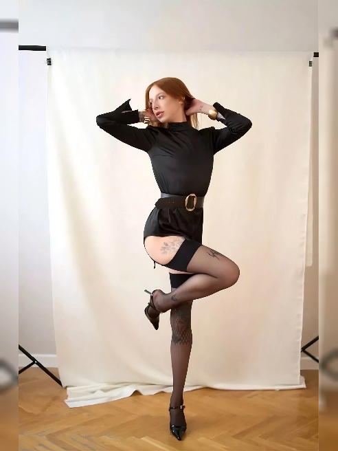 Люблю флирт с огоньком, грязные намёки и диалоги, которые внезапно становятся слишком откровенными. В сексе без комплексов, язык — мой та...