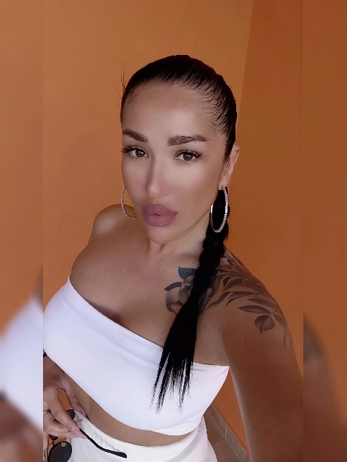 Я ласковая кошечка ) люблю доставлять удовольствие, позвони мне💋
			
				var txtTop = document.getElementById('txt_top'),
				txtTopI = t...
