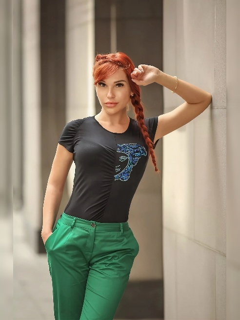 Сегодня на ужин у нас будут сочные бедра, сладкие груди и упругие ягодицы 😏. Обожаю вылизывать член с проглотом мошонки , вертеть языком,...