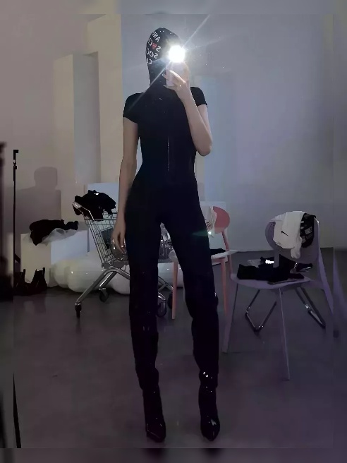 Я тебе запомнюсь😍

Обожаю секс и всё что с ним связано🔞

Натуральная нежная грудь, идеальна для покусывания, а моя упругая попа для шлепк...