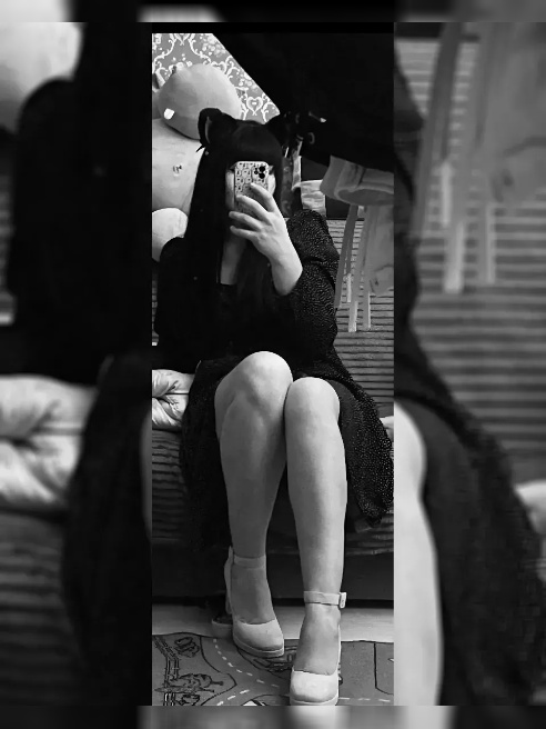Ушла из института, чтобы изучать более интересные предметы... 👅🤫

Я — та самая "которую ты так долго искал" с искренней улыбкой, но пороч...