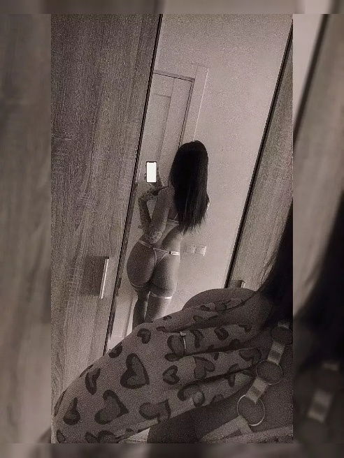 ✨ Я — молодая девушка Мира, только начинаю свой путь в этой сфере, но уже знаю, как важно чувствовать тебя и безумно отдаваться. 

Мои пр...