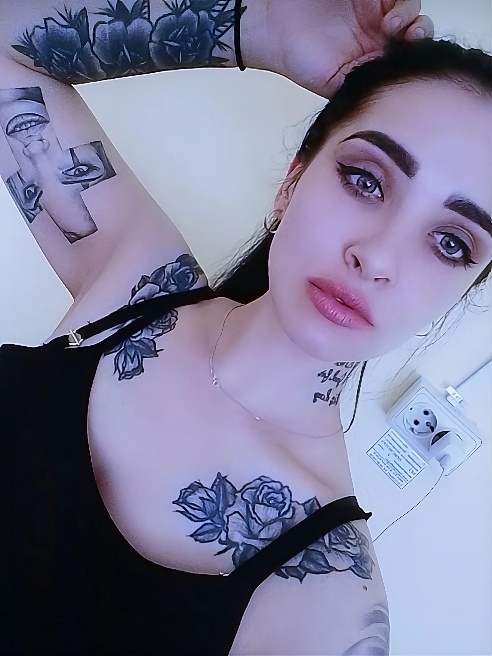 Предлагаю тебе путевку в рай. Седьмое чудо света к твоим услугам🖤

Стервозная брюнетка с шикарной задницей подарит тебе незабываемое врем...