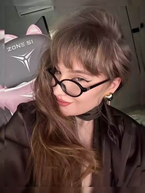 ♥ Совсем юная ,но уже многое умею 😋

♥ Живу одна ,в апартаментах класса VIP😘



♥ Очень жду нашей     встречи !🥰



♥ Уже мокренькая,прие...