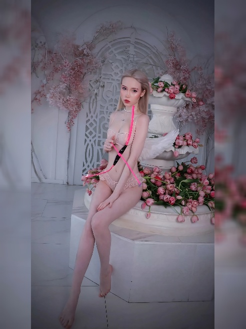 ✨ Я — твоя персональная коллекция запретных аниме-фантазий! ✨  

Меня зовут Мия, и я создана для того, чтобы твои самые потаенные мысли с...