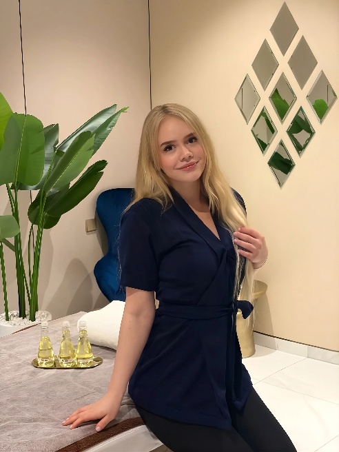С собой всегда паспорт для подтверждения возраста! Я не агент. Могу отправить кружочек в вотсапе, пожалуйста пишите только по делу.