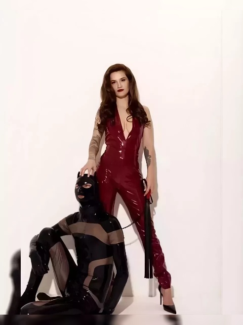Я всегда нахожу свой особый подход к каждому мужчине 😈

Чувствую желания и умею довести до пика наслаждения с полной отдачей 🔥



Полност...