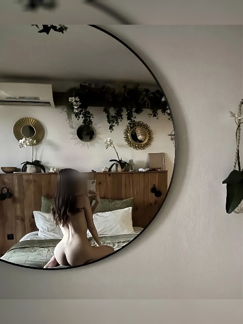 🔞 Стройная, тактильная и очень развратная волшебница к твоим услугам! ✨ Давай взволнуем соседей непрерывными звуками настоящей страсти? 🔥... 🔞 Стройная, тактильная и очень развратная волшебница к твоим услугам! ✨ Давай взволнуем соседей непрерывными звуками настоящей страсти? 🔥...