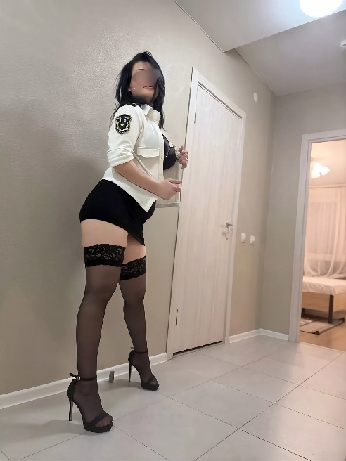 Чувственное наслаждение начинается здесь💋

Я знаю, как доставить тебе удовольствие , которое начинается с легких касаний и превращается в...