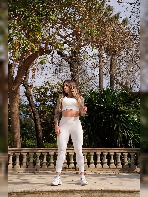 Приеду в гости к порядочному мужчине 💋



Мои нежные руки и умелые движения проведут тебя сквозь океан страсти и сладострастия. Вместе мы...