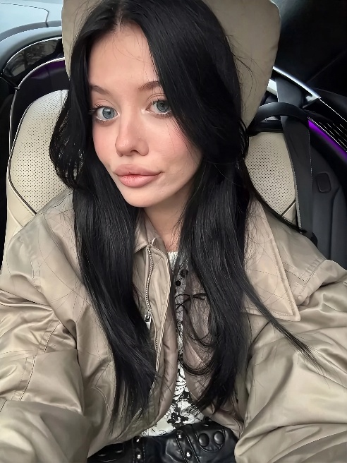 Привет, красавчик! 😉 Готов окунуться в ночь чистого, ничем не разбавленного наслаждения? Я здесь, чтобы воплотить ваши самые сокровенные...