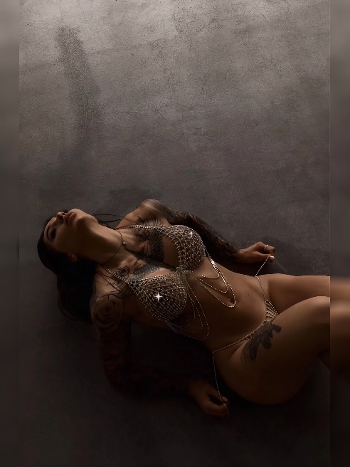С огромным удовольствием приеду в гости к порядочному мужчине💋



Мои нежные руки и умелые движения проведут тебя сквозь океан страсти и...