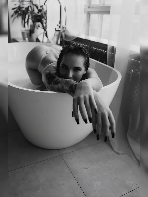 ♥ Совсем юная ,но уже многое умею 😋

♥ Живу одна ,в апартаментах класса VIP😘



♥ Очень жду нашей     встречи !🥰



♥ Уже мокренькая,прие...