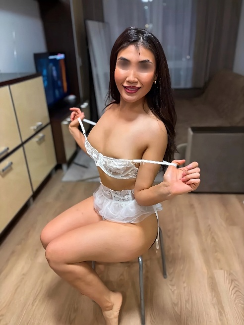 Маленькая, нежная, обаятельная кошечка🥰👧 Я обожаю ласку и тактильность💗Объятия и нежный секс😏🤭 Взаимные ласки…🥰 Мои губки созданы, чтобы...