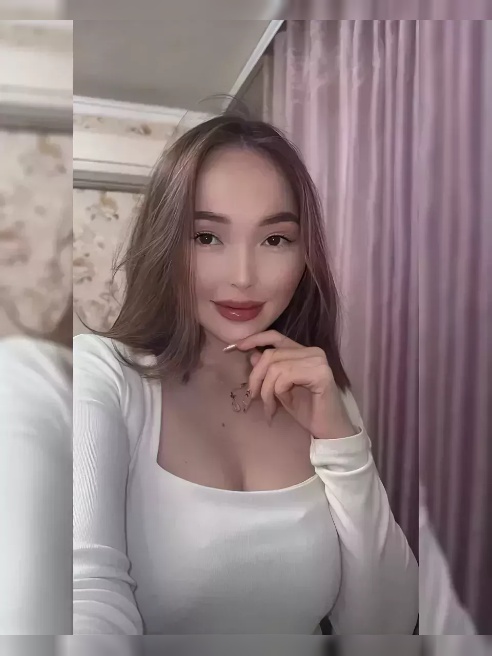 🩷Сладкая Адель, с мягким голосом и смелым взглядом. Раскрепощённая, чувственная и знаю чего хочу. Обожаю флирт, яркие ощущения и настоящу...