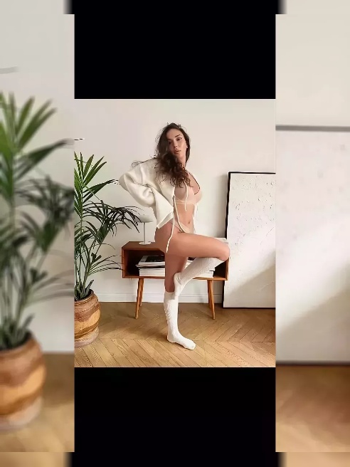 🔥Максимально комфортно раздвину границы😈 Легко поддерживаю грязные разговорчики. Красивые формы и милая мордашка — идеальное сочетание дл...
