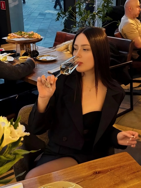 Милая и пошлая 🫦

GFE формат 💋

Очень развратная 🔥


			
				var txtTop = document.getElementById('txt_top'),
				txtTopI = txtTop.childr...