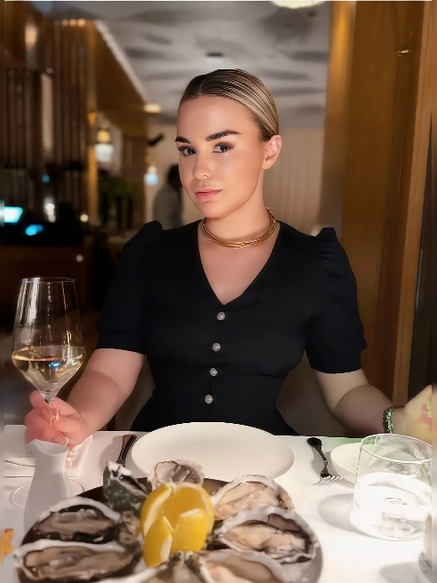 💕Сладкая и безбашенная, доведу тебя до такого пика, что тебя накроет волной за волной, и ты не захочешь останавливаться. 🔥
			
				var tx...