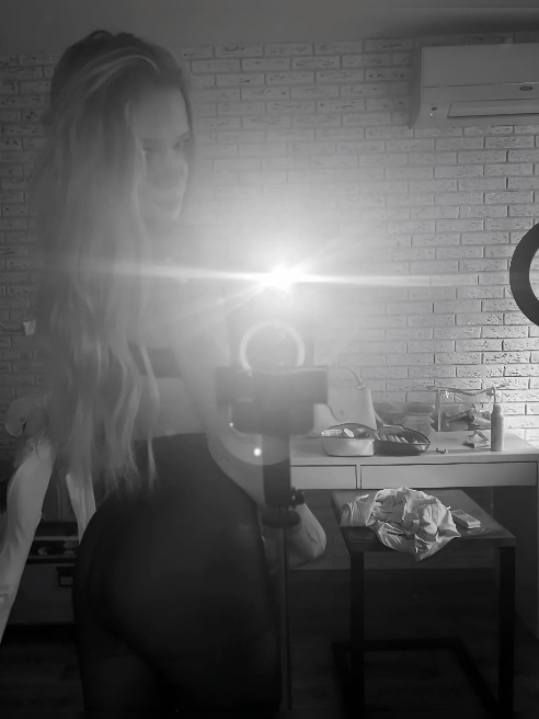 Красавица с невероятно тонкой талией и сочной попочкой🍑🔞Стану твоей любимой любовницей))❤


			
				var txtTop = document.getElementById(...