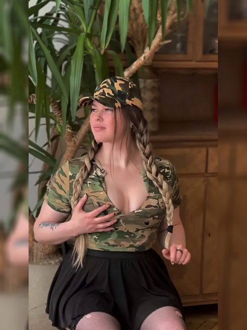 🔥 Принимаю в своей уютной квартире с дизайнерским ремонтом! 😍
Общительная, всегда в отличном настроении и готова к жаркому досугу 💋... 🔥 Принимаю в своей уютной квартире с дизайнерским ремонтом! 😍
Общительная, всегда в отличном настроении и готова к жаркому досугу 💋...
