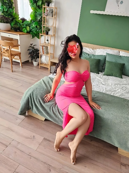 Молодая и стройная, хоризматичная брюнетка приглашает тебя в гости 😍😍 будет жарче обещаю 🔥