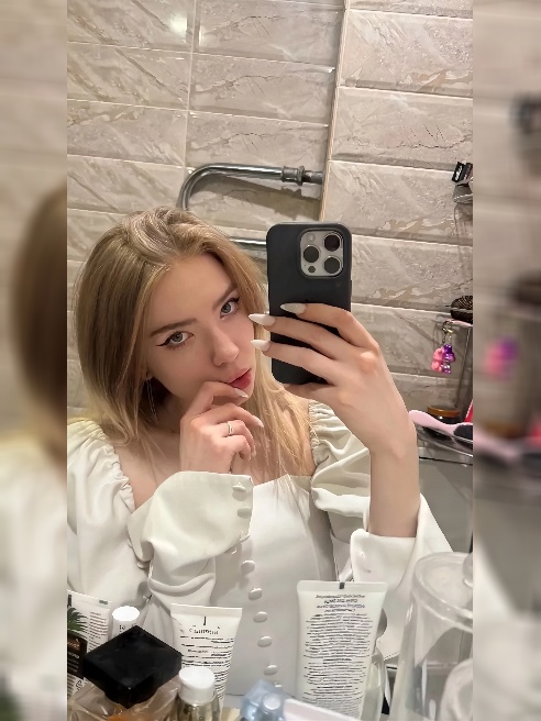 💕Я хрупкая, но очень соблазнительная блондиночка с нетерпением считаю минуты до нашей встречи.😉