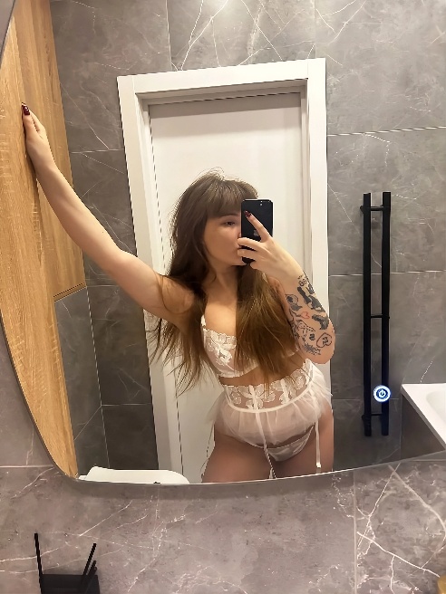 ♥ Совсем юная ,но уже многое умею 😋

♥ Живу одна ,в апартаментах класса VIP😘



♥ Очень жду нашей     встречи !🥰



♥ Уже мокренькая,прие...