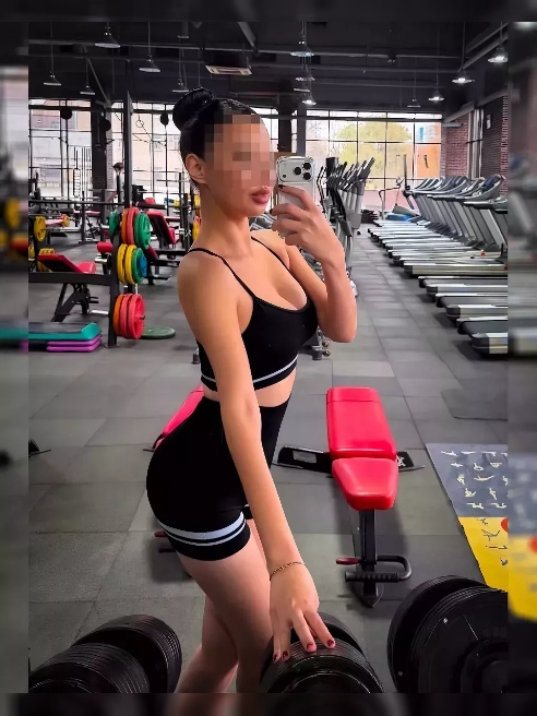 Привет,я Жасмин! Обладательница сексуальных губ💋 и очень нежной узенькой дырочки ❤️.

Обниму, согрею, приласкаю и страстно отдамся тебе....