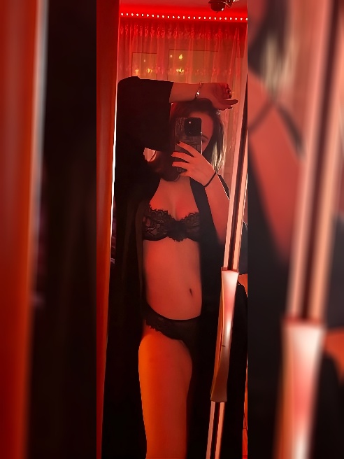 🔥Нежная, живая и манящая — ты не сможешь отвести взгляд 😘

Люблю страсть и горячий секс, обожаю ласки и умею доставлять настоящее удоволь...