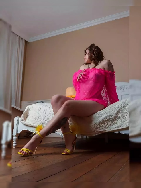 В постели я – настоящая фея искушения: игривая, ненасытная и изобретательная. Для меня нет запретных фантазий – только взаимное желание и...