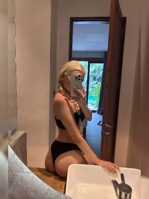 Стройная, худенькая🔥Очень пошлая🔞

Молодое нежное тело, упругая сладкая попа, всё это может быть твоим😘