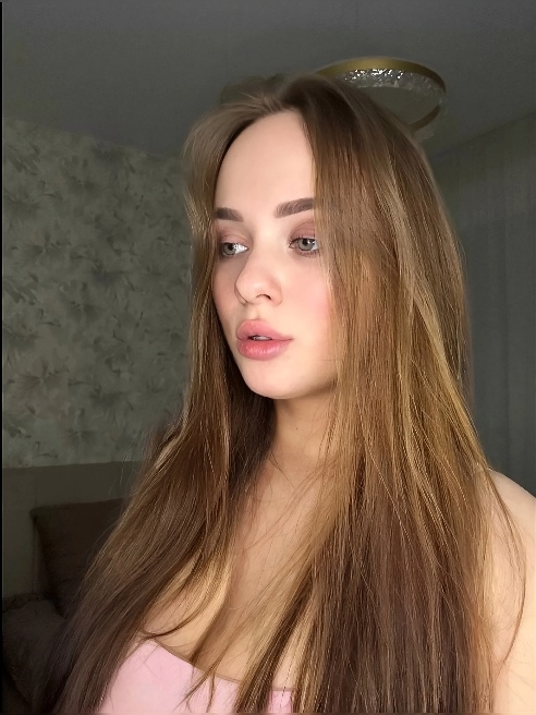 😍Я эмоциональная, хочу подарить тебе эти эмоции тоже, очень страстная в постели, обожаю общаться и приятно проводить время! Не ставлю ник...