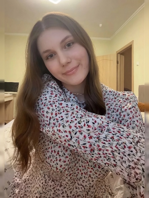 Здравствуйте мужчины)Меня зовут Ксюша, и я к вам с необычным предложением.

Мне 18 лет и я ДЕВСТВЕННИЦА!
